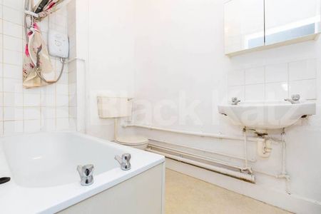 2 bedroom located only a short walk to Crouch End Broadway - Photo 2