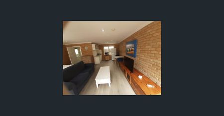 Indian ocean beach Living, 50 meters walk to mullaloo beach, bars, cafes, restaurants' and parks, suit FIFO worker or business professional. - Photo 4