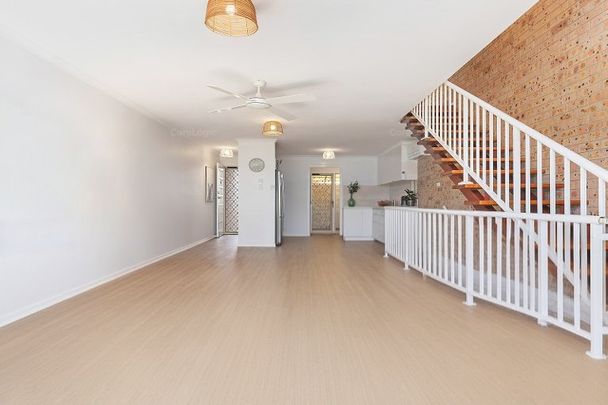 TWO BEDROOM TOWNHOUSE CLOSE TO TOWN - Photo 1