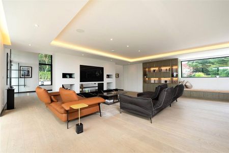 5 bedroom detached house to rent - Photo 4