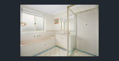 Large Family Home!! - Photo 5