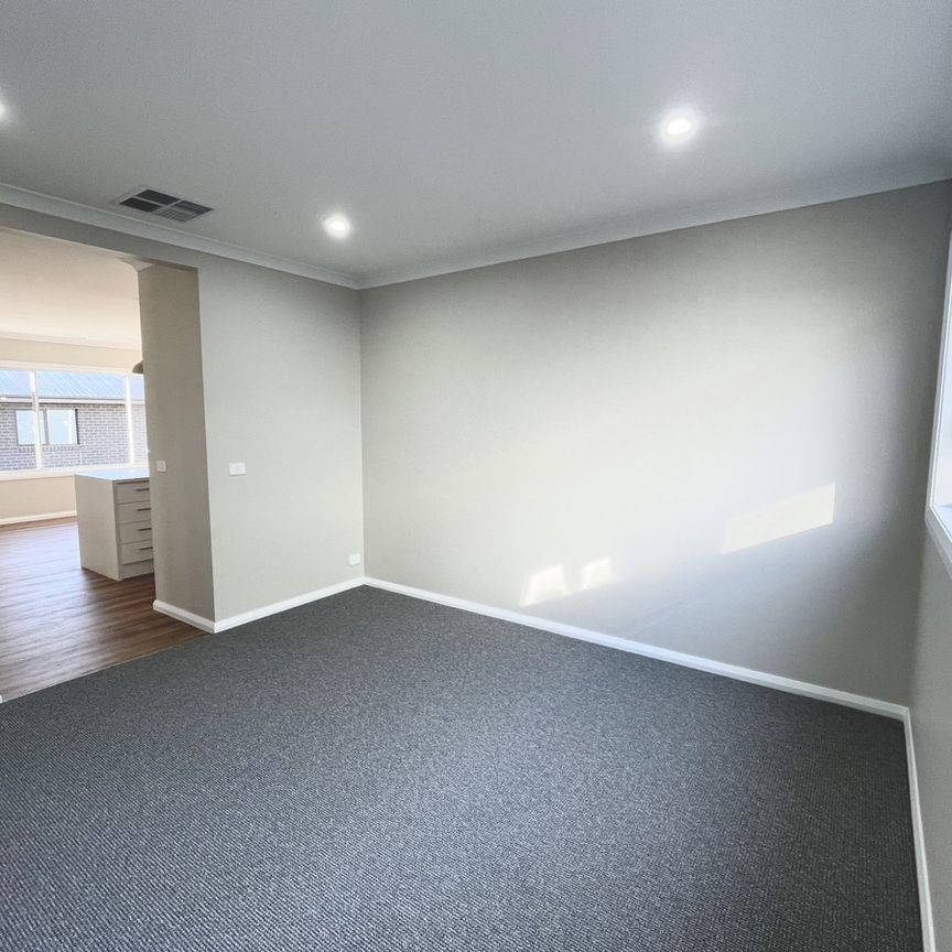 22 Wylie Street, Baranduda VIC 3691 - House For Rent | Domain - Photo 1