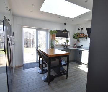 3 bedroom terraced house to rent - Photo 4