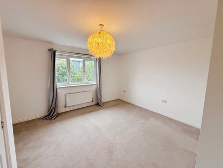 4 bedroom mid-terrace to rent Damselfly Road, Northampton, NN4 9ET - Photo 5