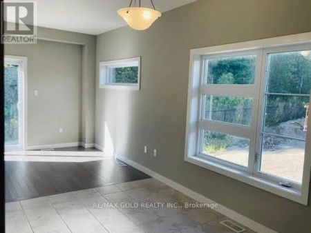 942 ROBERT FERRIE DRIVE - Photo 4