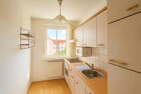 Moderne, lichtdurchflutete 2-Zimmer-Wohnung mit Einbauküche und Balkon in Burg bei Magdeburg - Photo 2