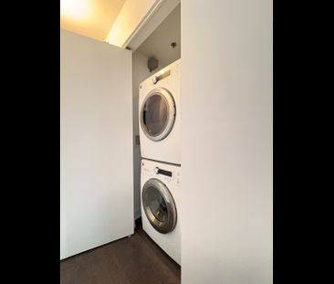 Modern Fully Furnished Studio in Downtown Montreal – Immediate Move-In - Photo 1