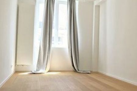 Appartement (+-123m²) de standing avec 2 chbr / Louise. - Photo 4