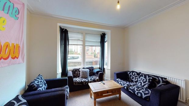 6 bedroom terraced house to rent - Photo 1