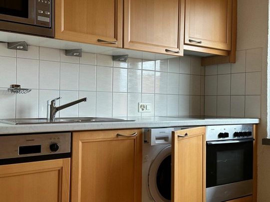 Helle und grosse 3.5Zi Wohnung mit Balkon - Photo 1