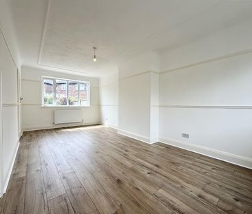 Western Avenue, Bromborough - Photo 2