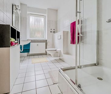 Großzügige 2-Zimmer-Hochparterre-Wohnung in ruhiger Lage - Photo 1