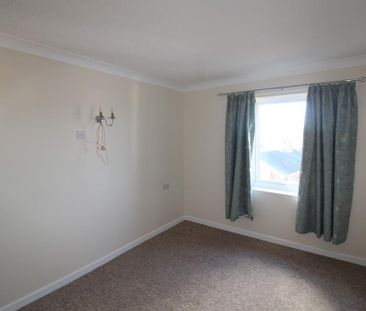 1 bedroom retirement property to rent - Photo 2