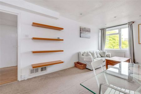 LONG LET - A one bedroom apartment in the heart of Barnes village, close to the river and Barnes Bridge station - Photo 3