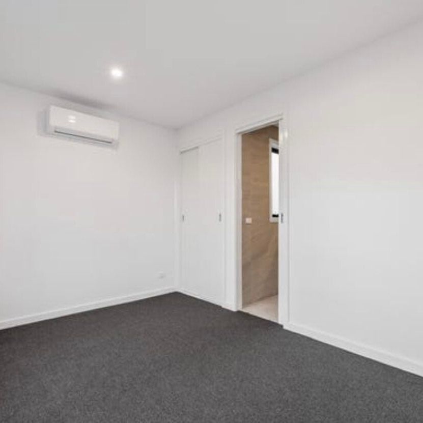 Narre Warren - Photo 1