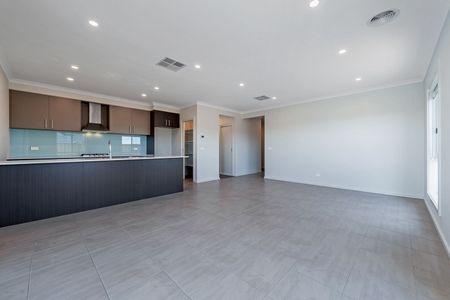 Low Maintenance Family home - Photo 2