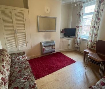 3 Bedroom House To Rent - Page Hall Road, Sheffield, S4 8GU - Photo 4