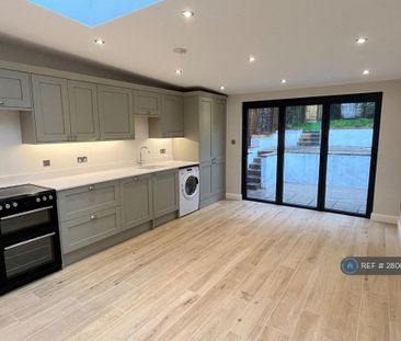 2 bedroom terraced house to rent - Photo 2