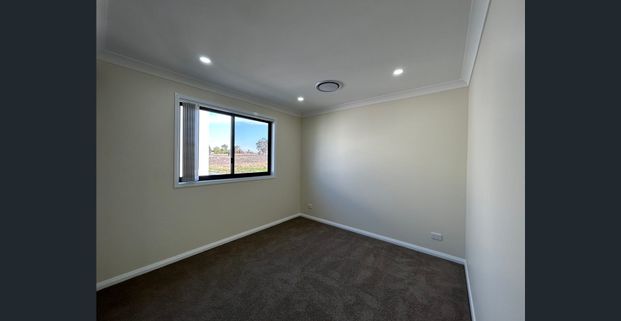 Exquisite Duplex Living - Your Dream Home Awaits! - Photo 1