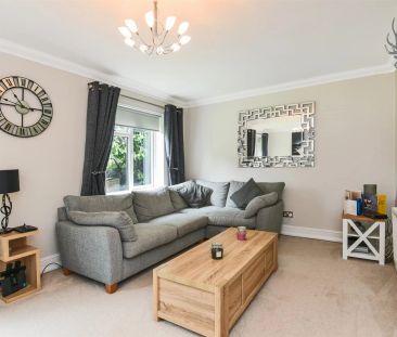 2 Bedroom Flat - Photo 2