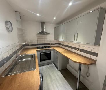 2 bedroom end of terrace house to rent - Photo 3