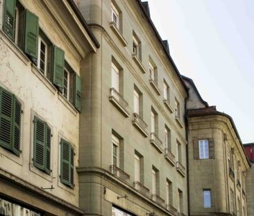 Deux appartements rénovés de 2,5 pièces avec balcons et vue sur la ... - Photo 2
