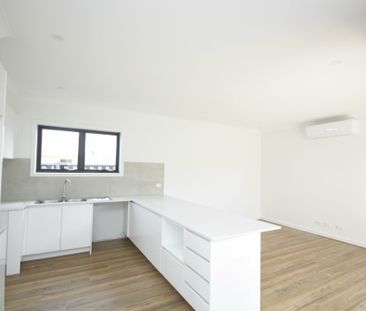 LIKE NEW HOUSE - Photo 6