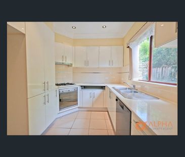 RENOVATED TOWNHOUSE FOR OVER 55s - Photo 6