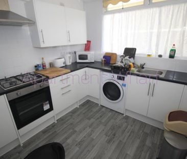 1 bedroom in a flat share to rent - Photo 1