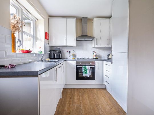 2 bedroom terraced house to rent - Photo 1