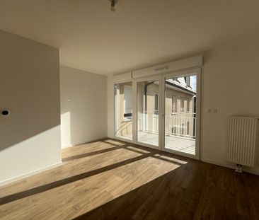 Location Appartement 4 pièces 49m² WASQUEHAL 59290 - Photo 2