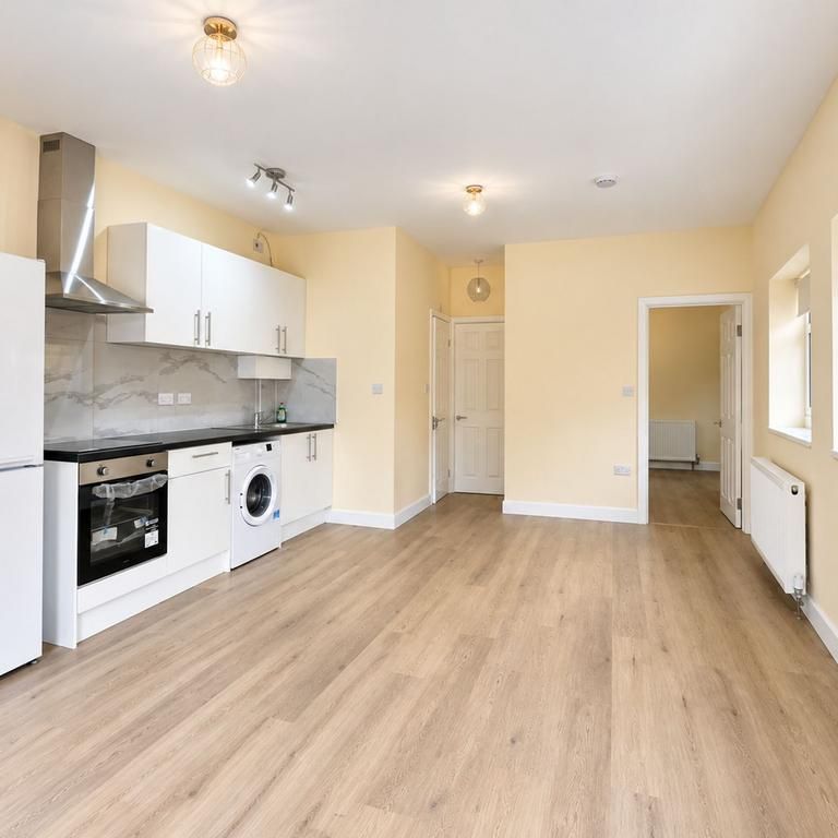 1 bedroom flat to rent - Photo 1