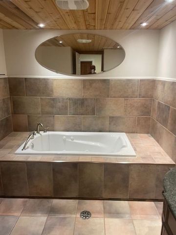 For Lease - 2036 Lilac Drive Unit# Basement, Innisfil, Ontario - Photo 4