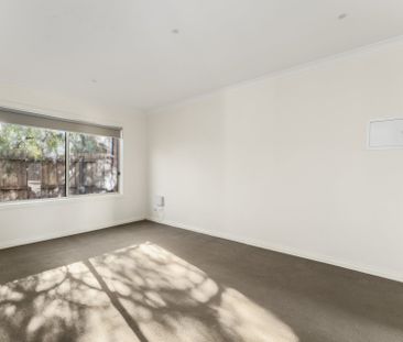 Two Bedroom Townhouse In Sunbury's Tranquil Pocket - Photo 2
