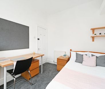 4 bedroom terraced house to rent - Photo 6
