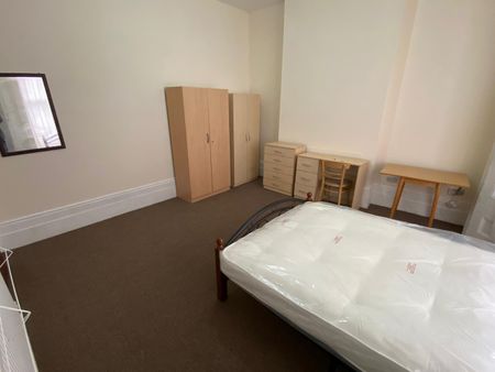 Room in a Shared House, Stapleton Hall Road, N4 - Photo 3