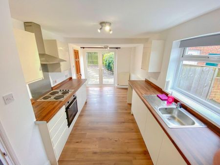 2 bed semi-detached house to rent in NE16 - Photo 4