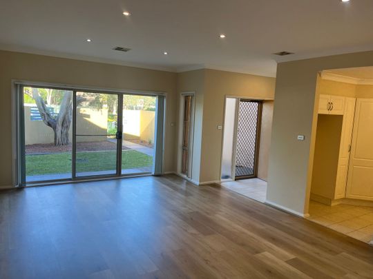 Fully refurbished townhouse in sought after Anna Bay - Photo 1