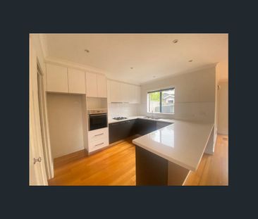 2/10 Braeside Avenue, Ringwood East, Vic 3135 - Photo 2