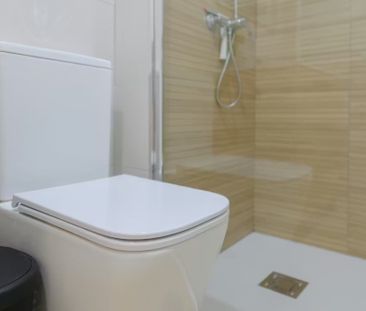 Calle de Pizarro, Getafe, Community of Madrid 28902 - Photo 5