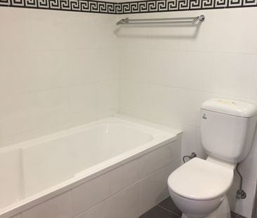 Great two (2) Bedroom Unit - High Park Tower - Photo 6