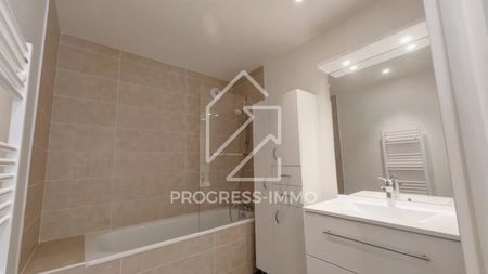 Location Appartement 3 pièces 72m² ST MAUR DES FOSSES 94100 - Photo 4