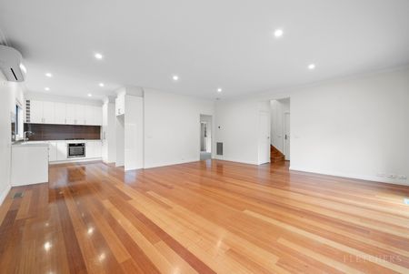 2/162 Springfield Rd, Blackburn VIC 3130 - House For Rent | Domain - Photo 4
