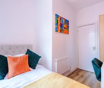 4 bedroom end of terrace house to rent - Photo 3