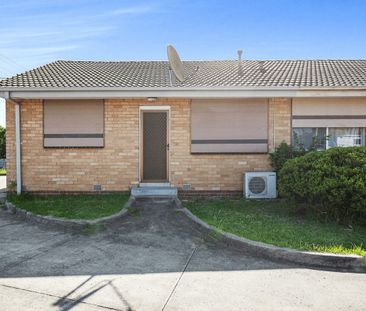 MODERN & LOW-MAINTENANCE LIVING IN THE HEART OF DANDENONG - Photo 2