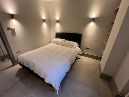 2 Bed Flat, Pembroke Road, W8 - Photo 2