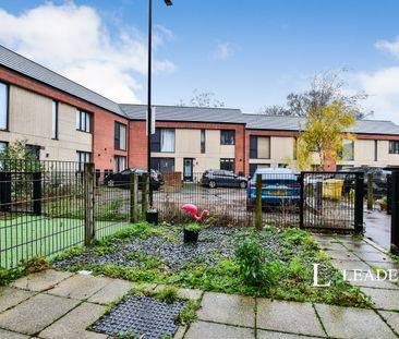 house to rent Elisabeth Gardens, SK5 - Photo 1