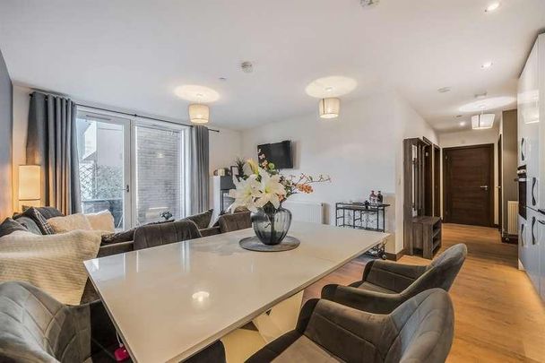 Riverside View, Berkeley Avenue, Reading, RG1 - Photo 1