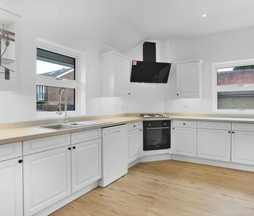 Semi-detached house to rent on - Photo 2