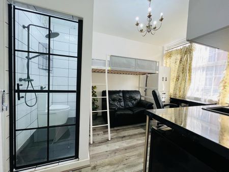 Studio Flat, Banff Road, M14 - Photo 2